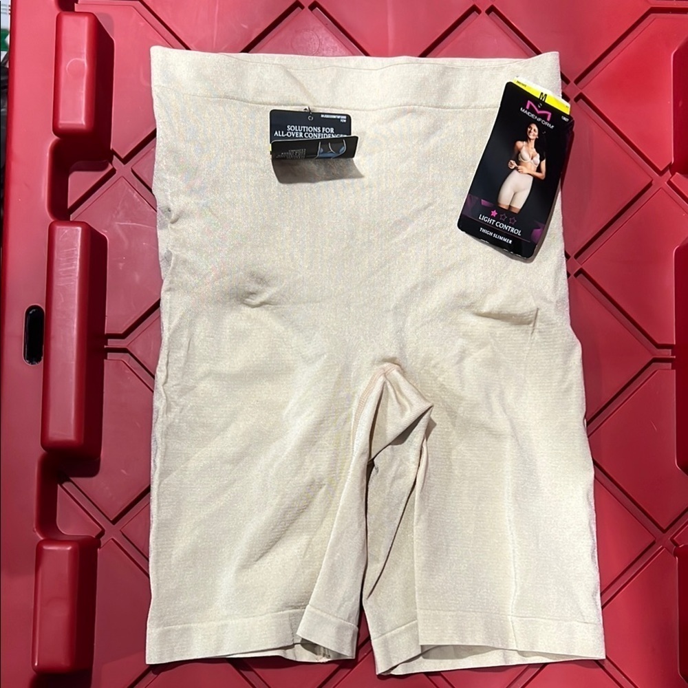 NEW NWT maiden form beige tan light control‎ thigh slimmer M medium 8-10